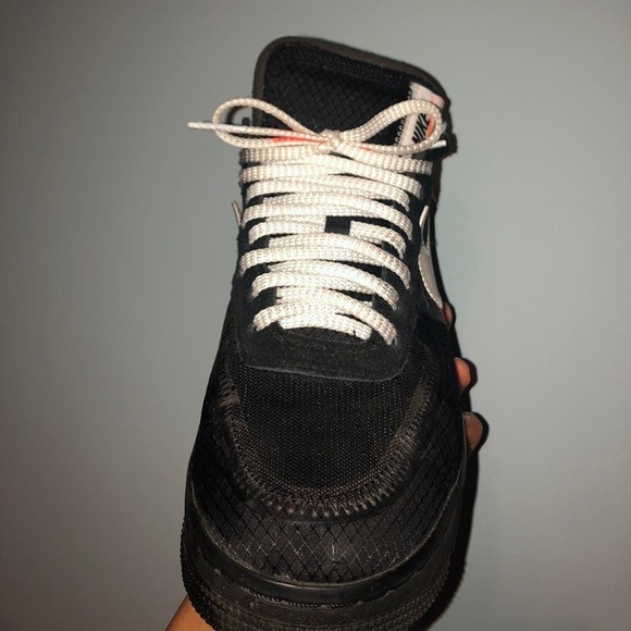 OFF-White Air Force 1 Black/White Size 8.5 - Picture 3 of 8